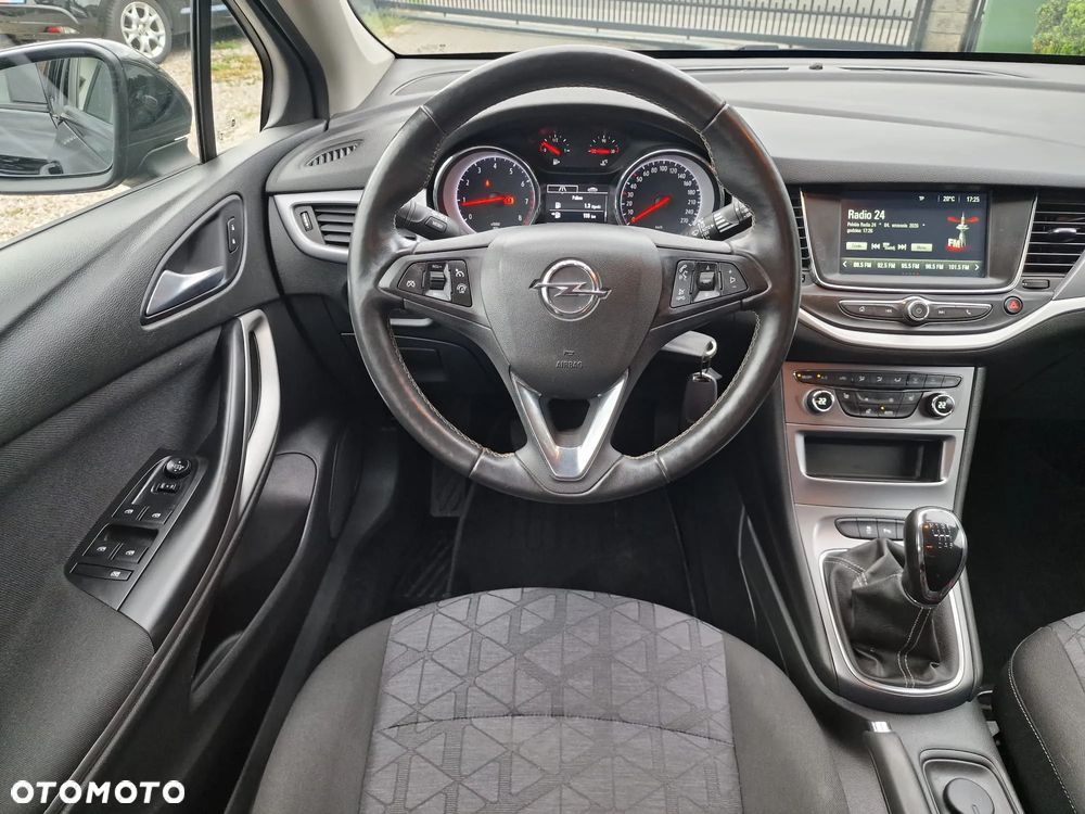 Opel Astra 1.4 Turbo 120 Jahre - 22