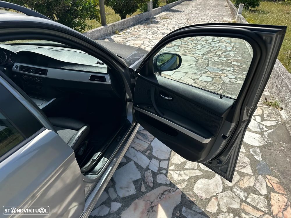 BMW 318 d Navigation - 38