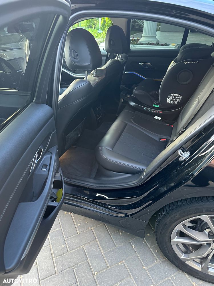 BMW Seria 3 320d Aut. xDrive Sport Line - 13