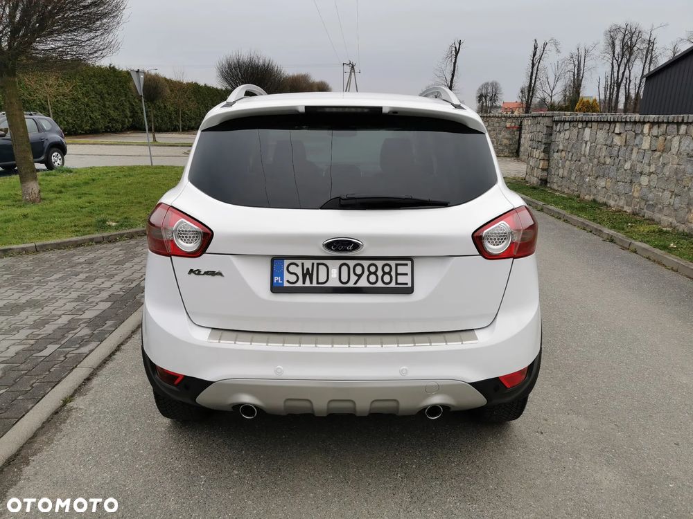 Ford Kuga 2.0 TDCi 2x4 Titanium - 12