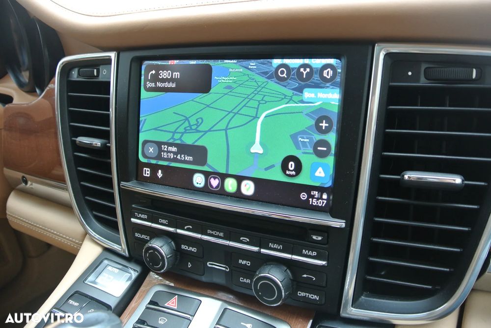 Porsche Panamera - 16