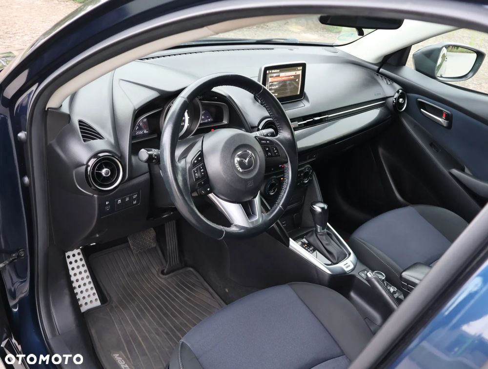 Mazda 2 - 24