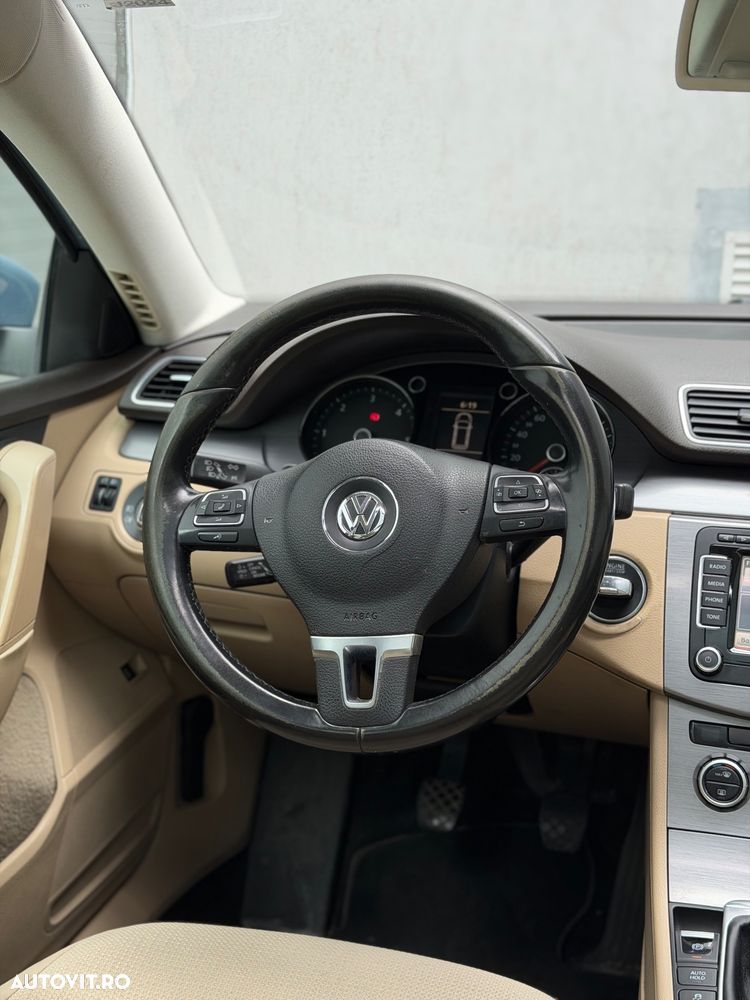Volkswagen Passat - 14