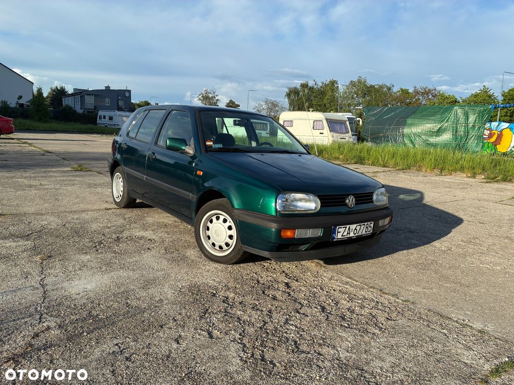Volkswagen Golf - 16