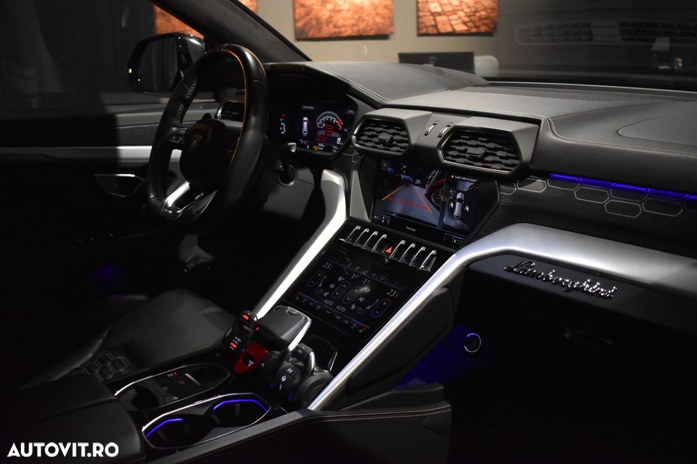 Lamborghini URUS - 9