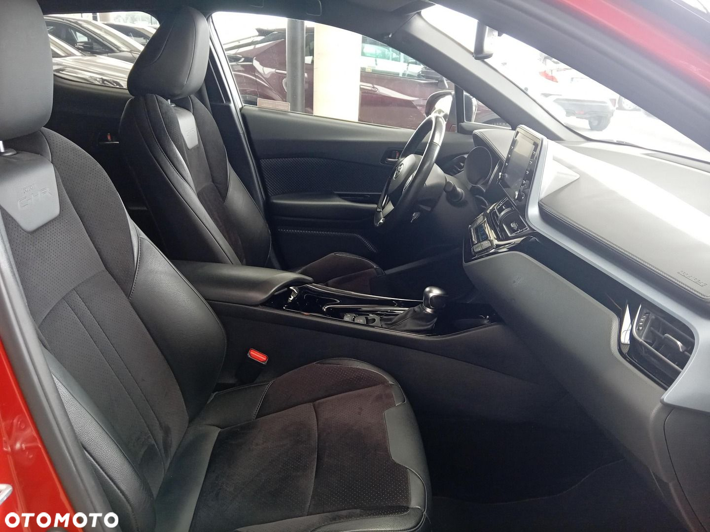 Toyota C-HR - 11
