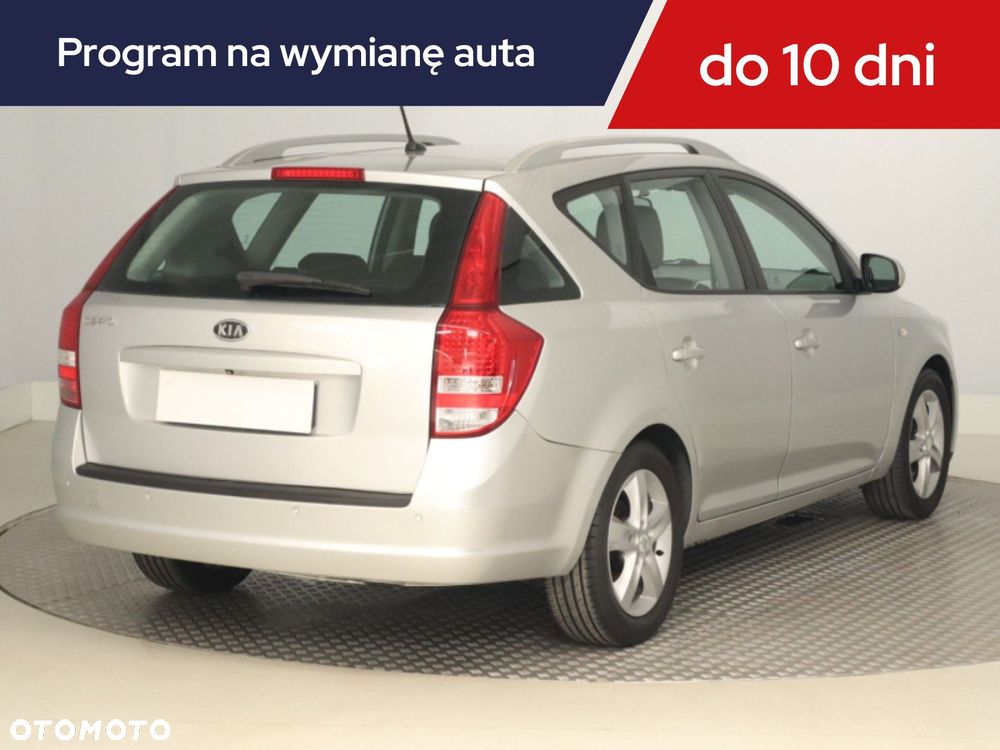 Kia Ceed - 7