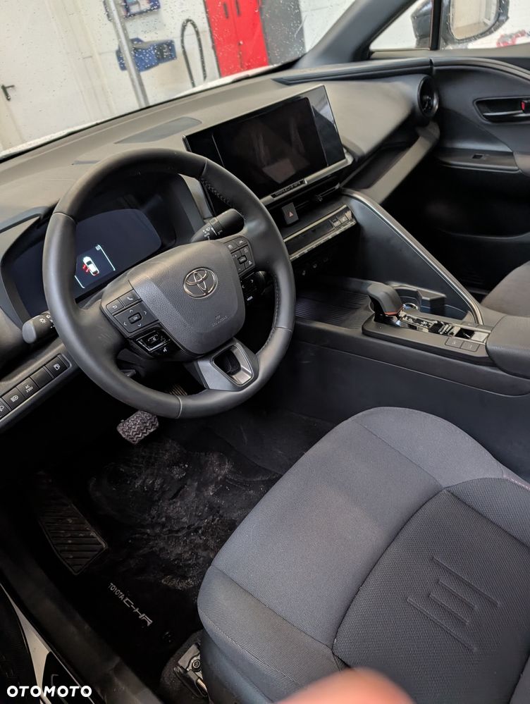 Toyota C-HR 2.0 PHEV Dynamic Force Style - 24