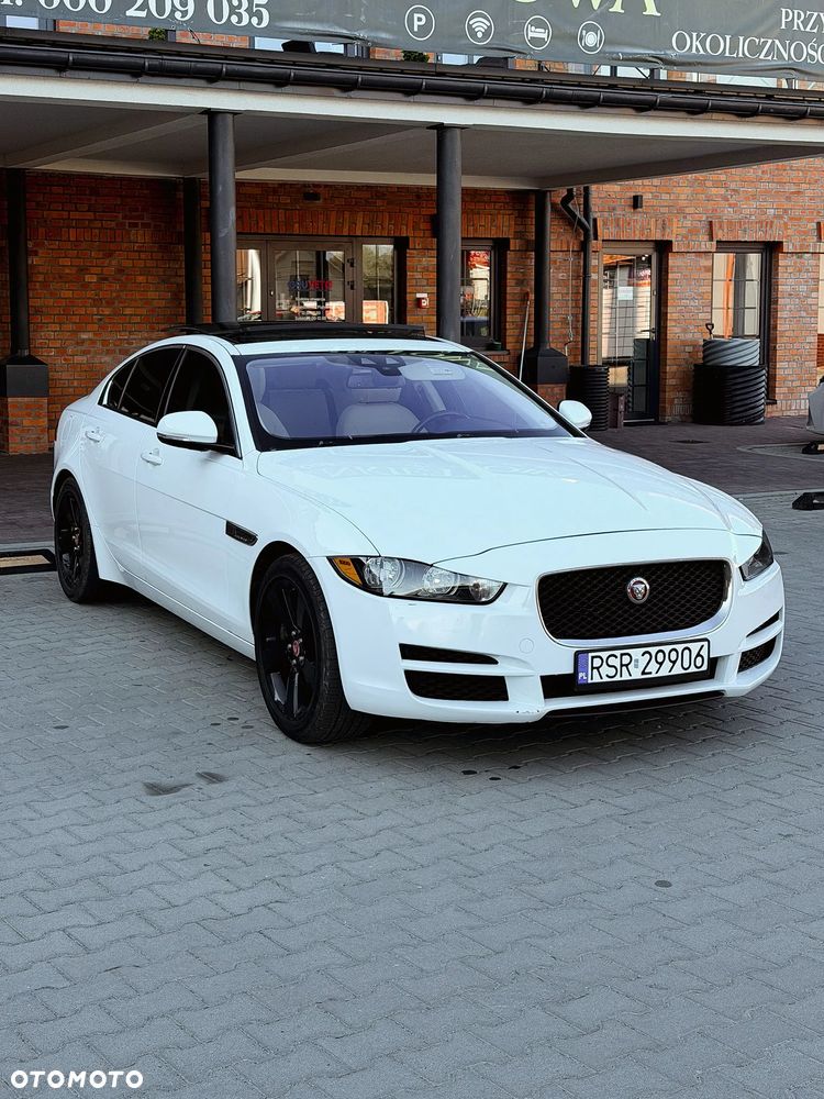 Jaguar XE 25t AWD Prestige - 7
