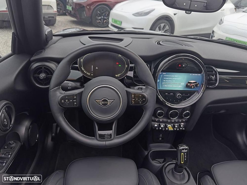 MINI Cabrio Cooper SE - 17