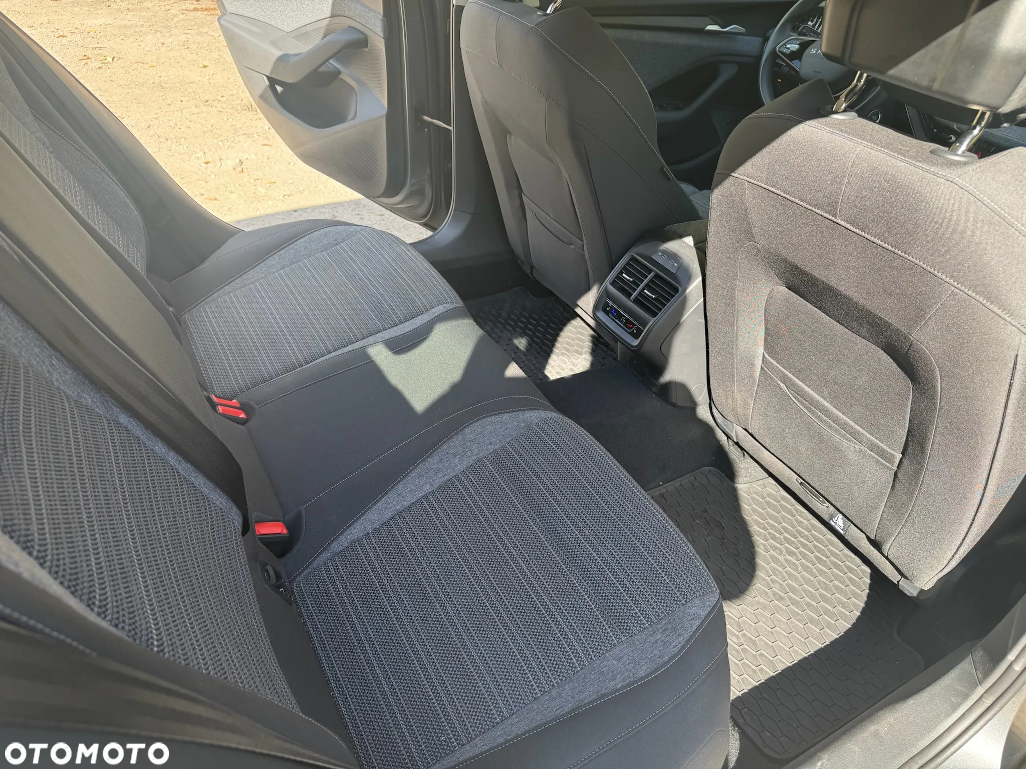 Skoda Superb 1.5 TSI mHEV Selection DSG - 13