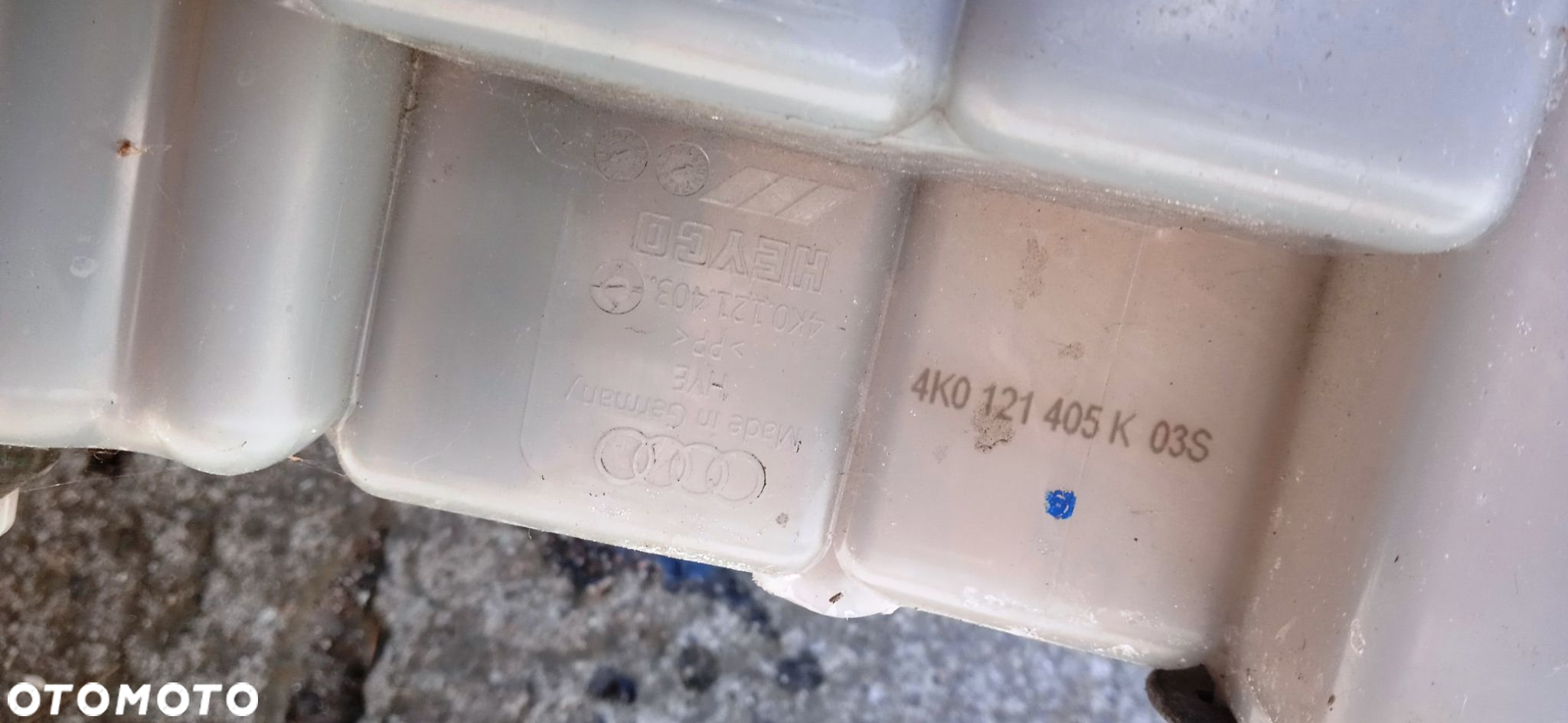 Zbiorniczek wyrównawczy Audi A6 C8 2.0 4k0121405k - 4