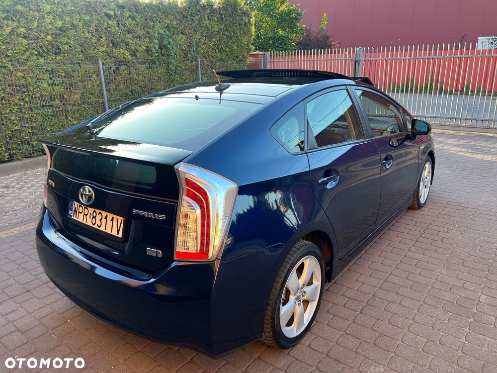 Toyota Prius (Hybrid) Executive - 10