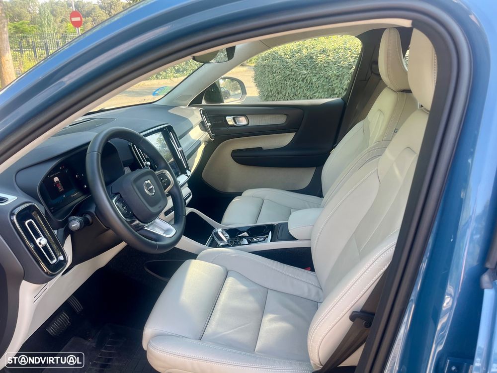 Volvo XC 40 2.0 B3 Black Edition - 3