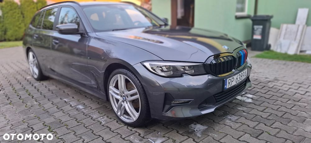 BMW Seria 3 318d Sport Line - 33