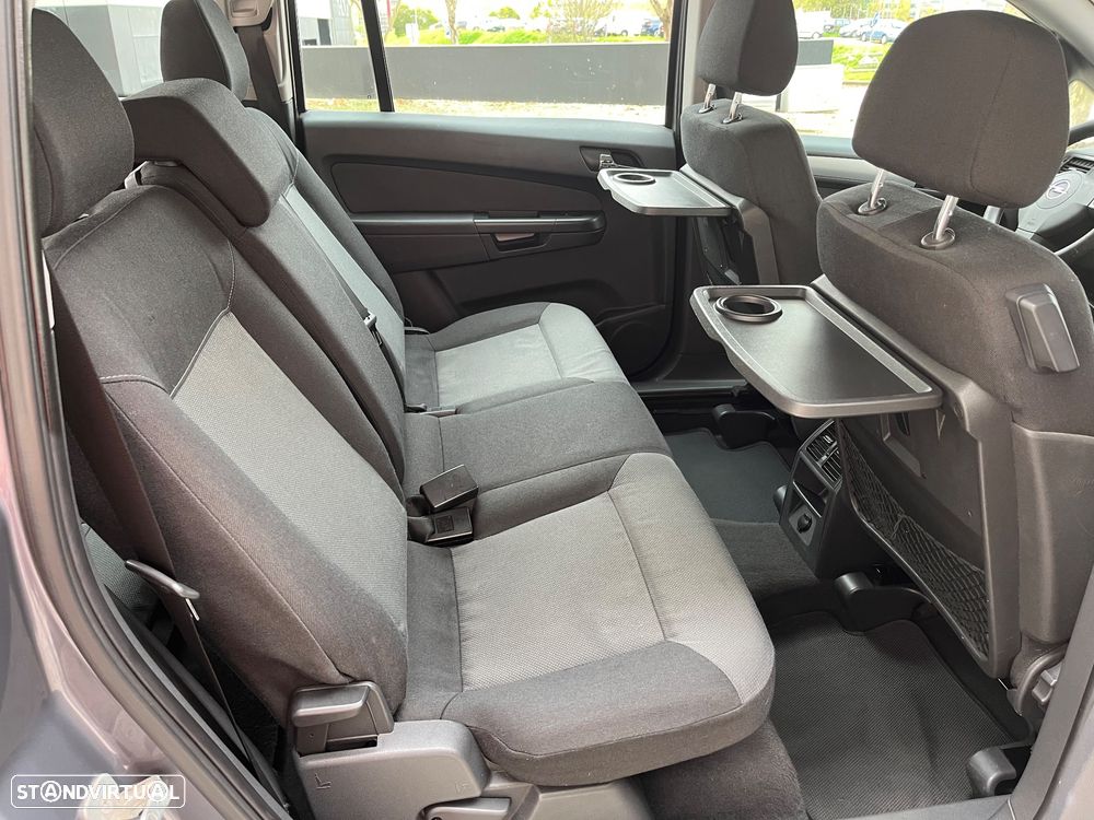 Opel Zafira 1.9 CDTi Enjoy - 16