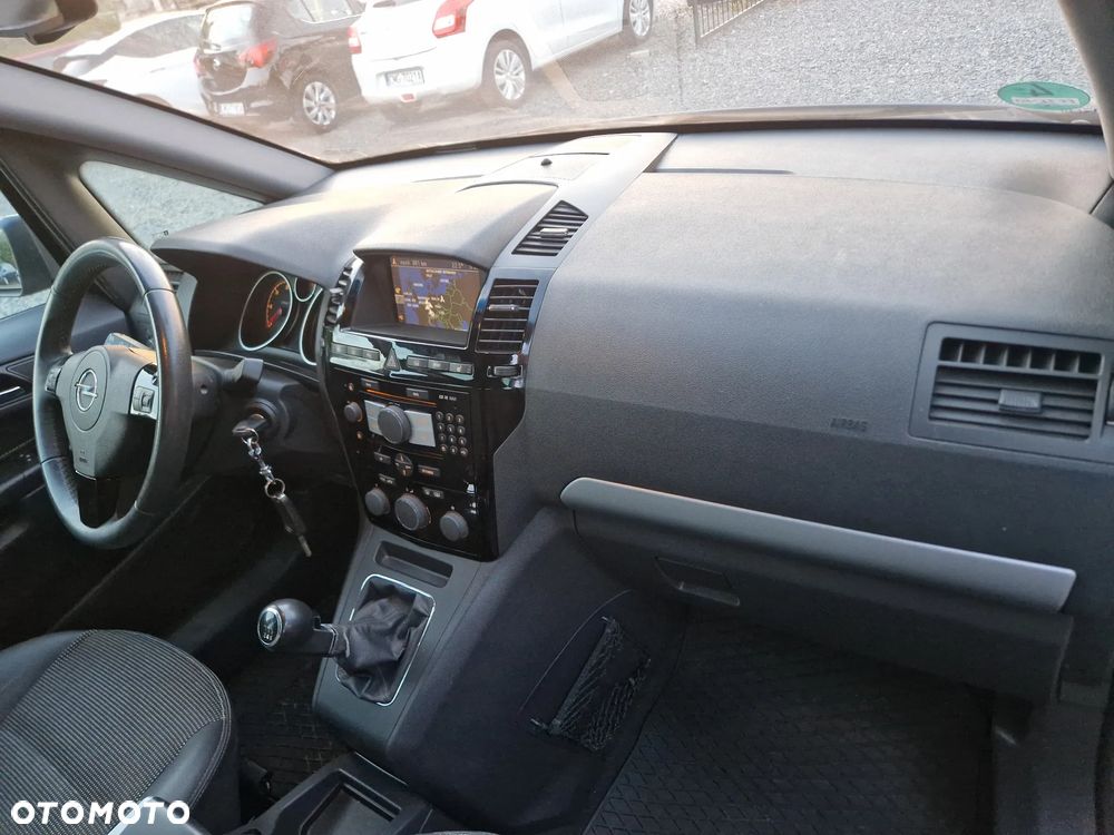 Opel Zafira 1.9 CDTI Navi - 30