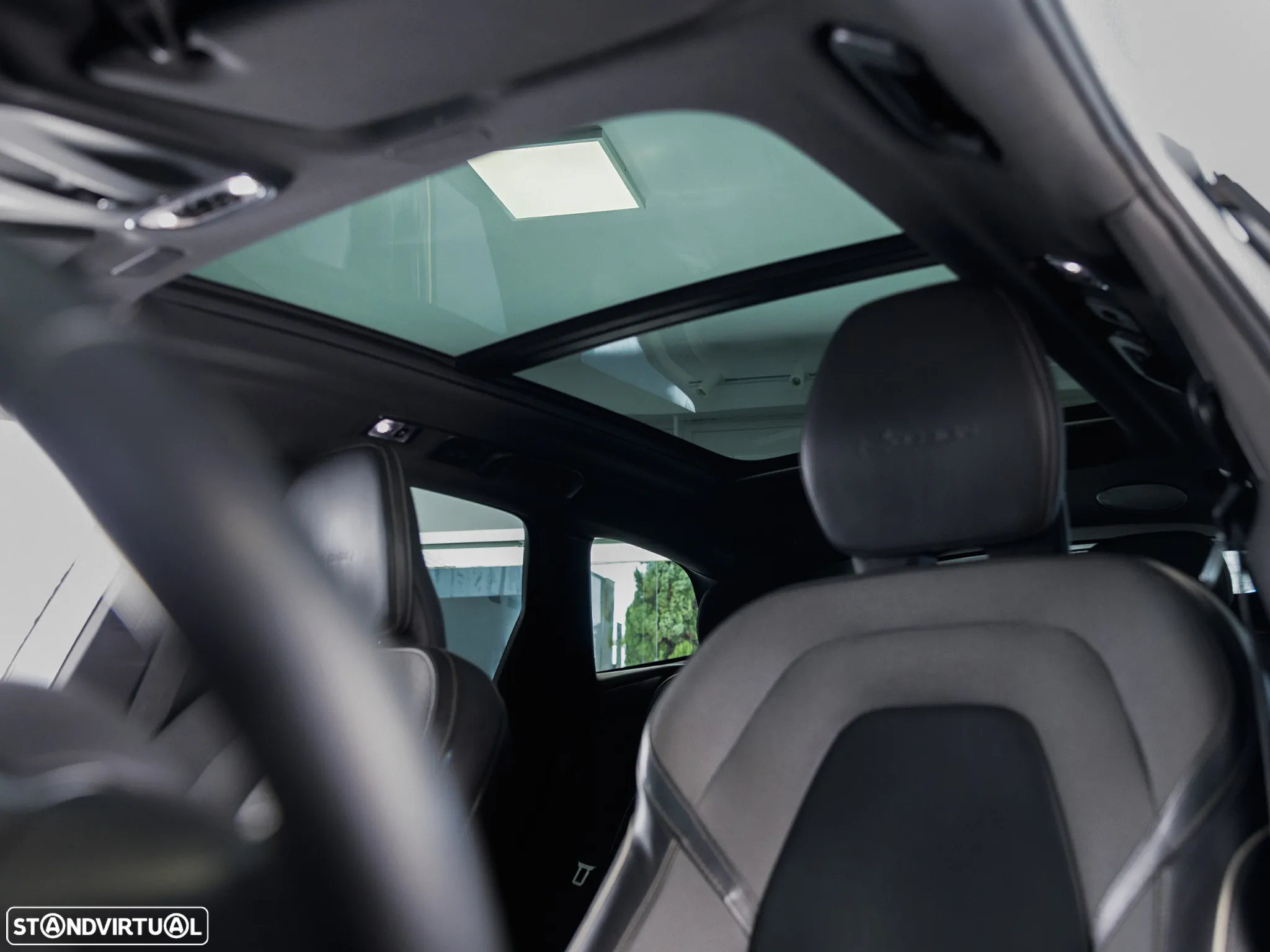 Volvo XC 60 2.0 D4 R-Design Geartronic - 28