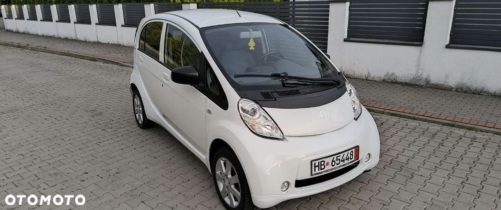 Peugeot iOn - 24