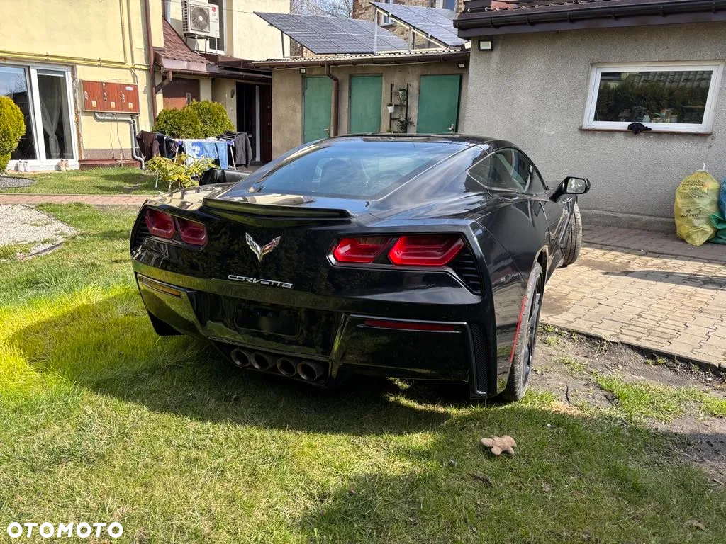Chevrolet Corvette - 4
