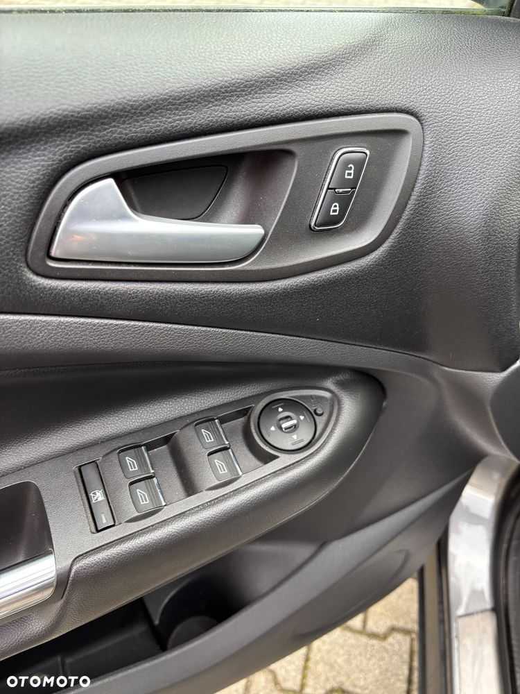 Ford Kuga 2.0 TDCi 4x4 Individual - 28