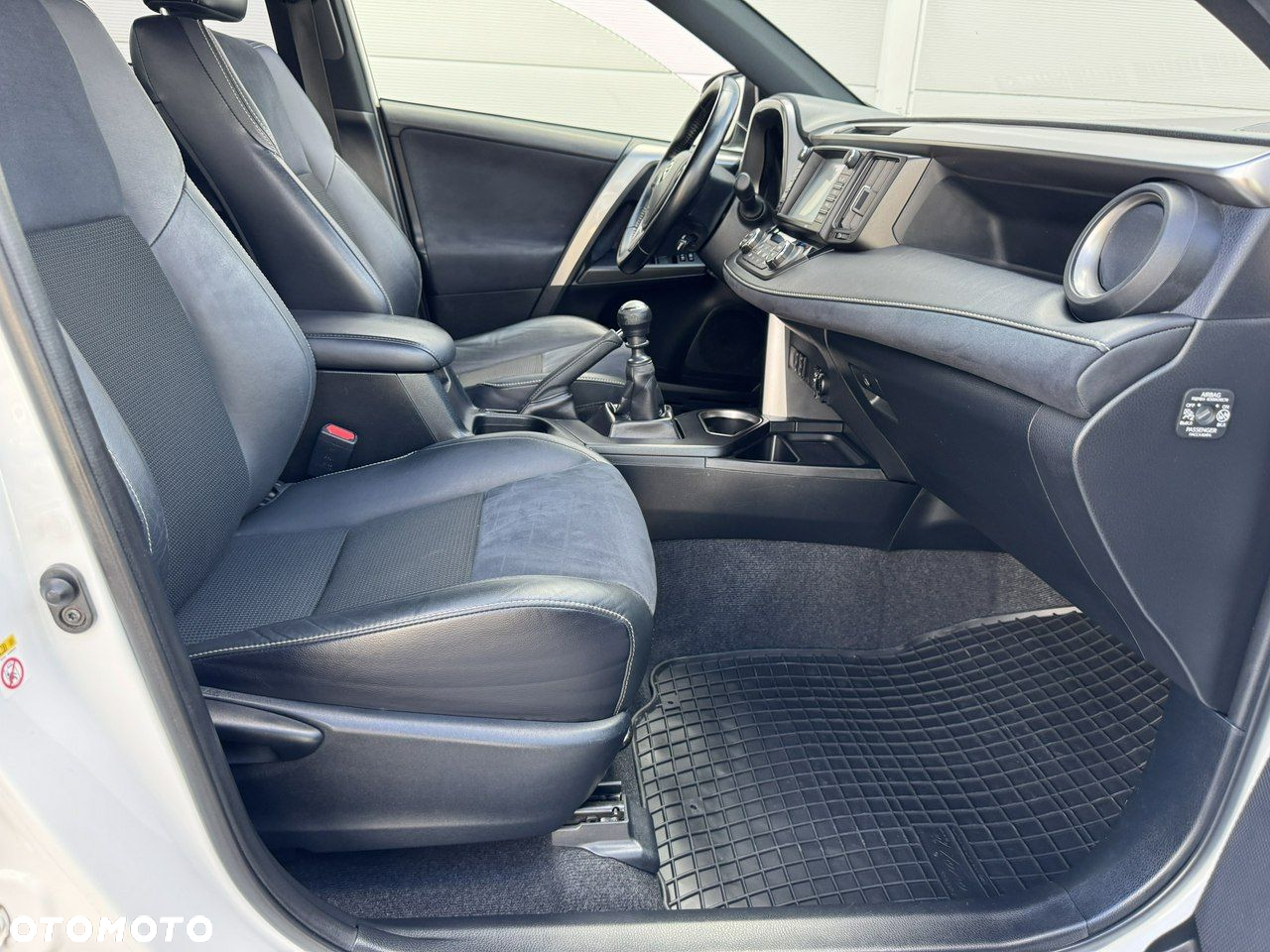 Toyota RAV4 2.0 D-4D Premium 4x2 - 34