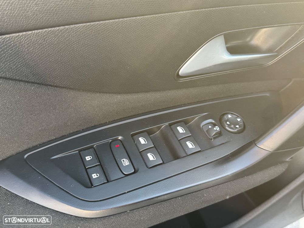 Peugeot 308 SW - 11