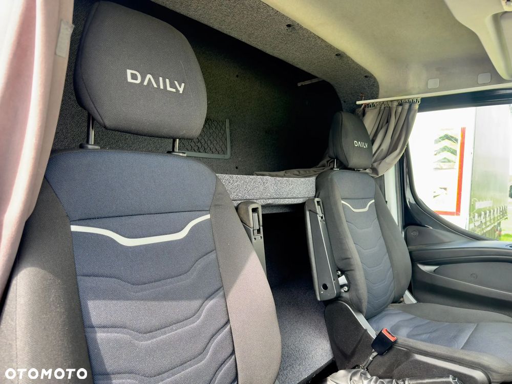 Iveco 70C18, WINDA ,14 EP, SALON PL ,Kontener, Bezwypadkowy ,7,2 T , 3.0 , Spanie z tyłu x2 - 13