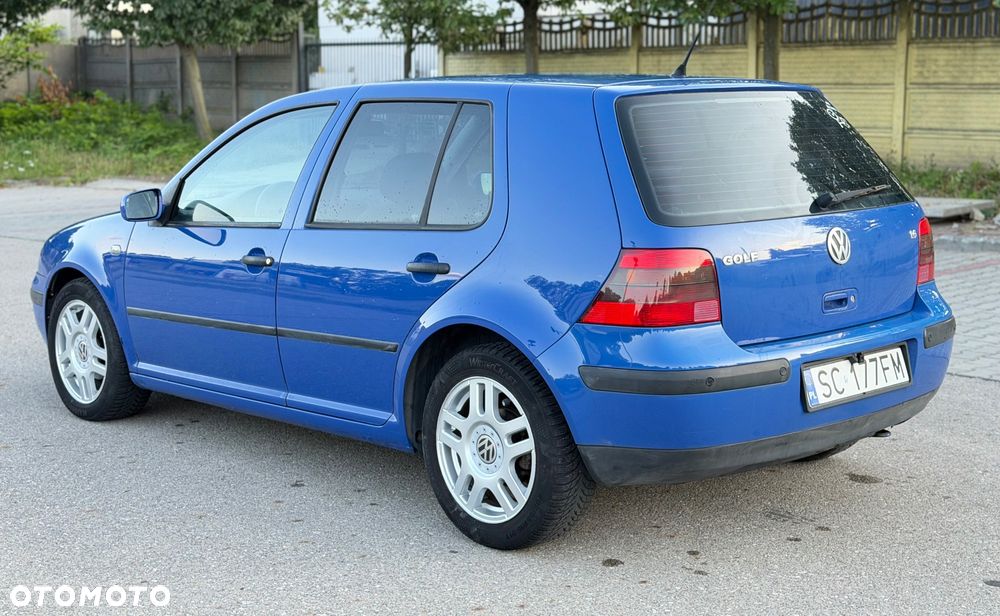 Volkswagen Golf - 5