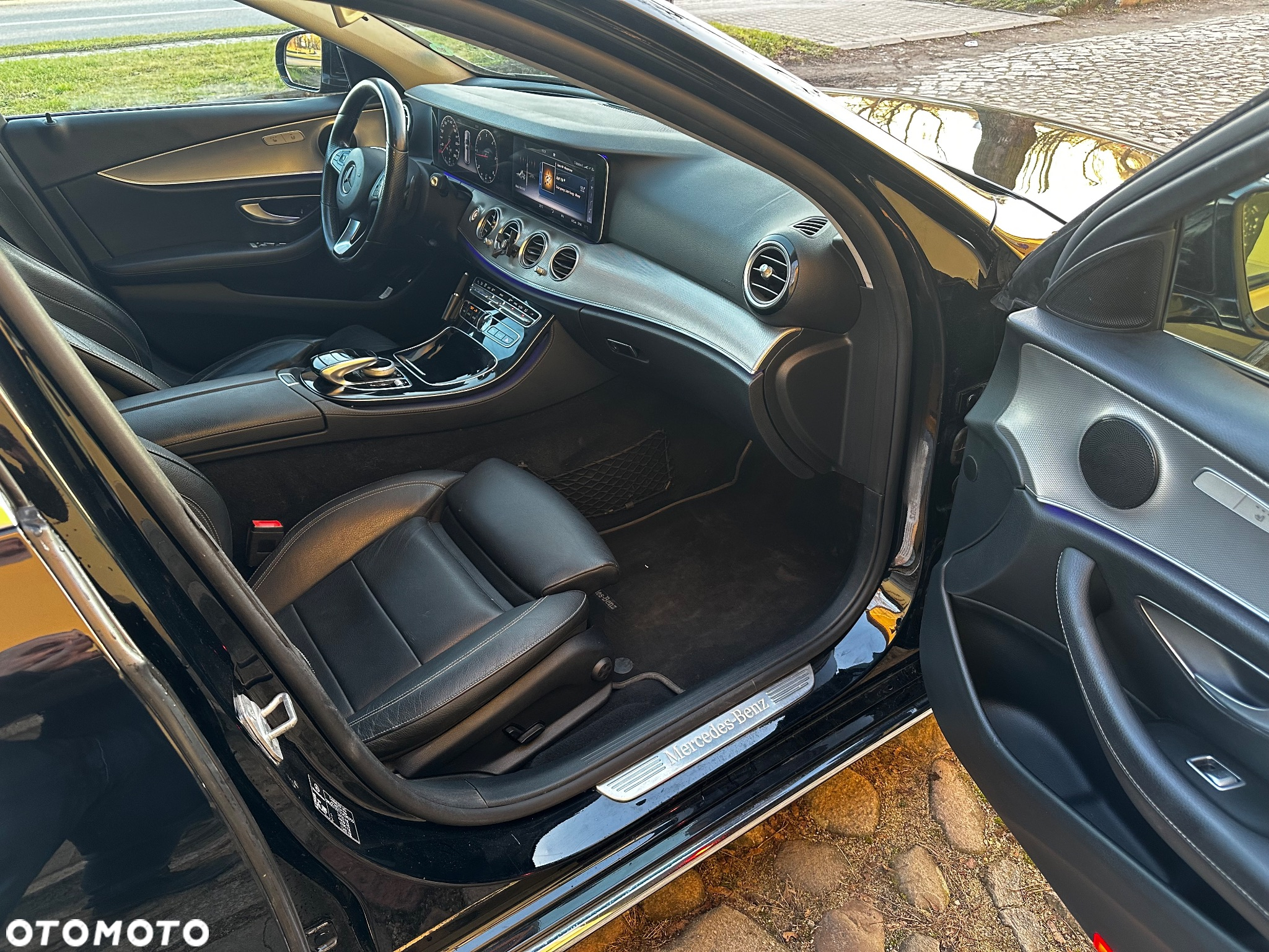 Mercedes-Benz Klasa E 200 d 9G-TRONIC - 16
