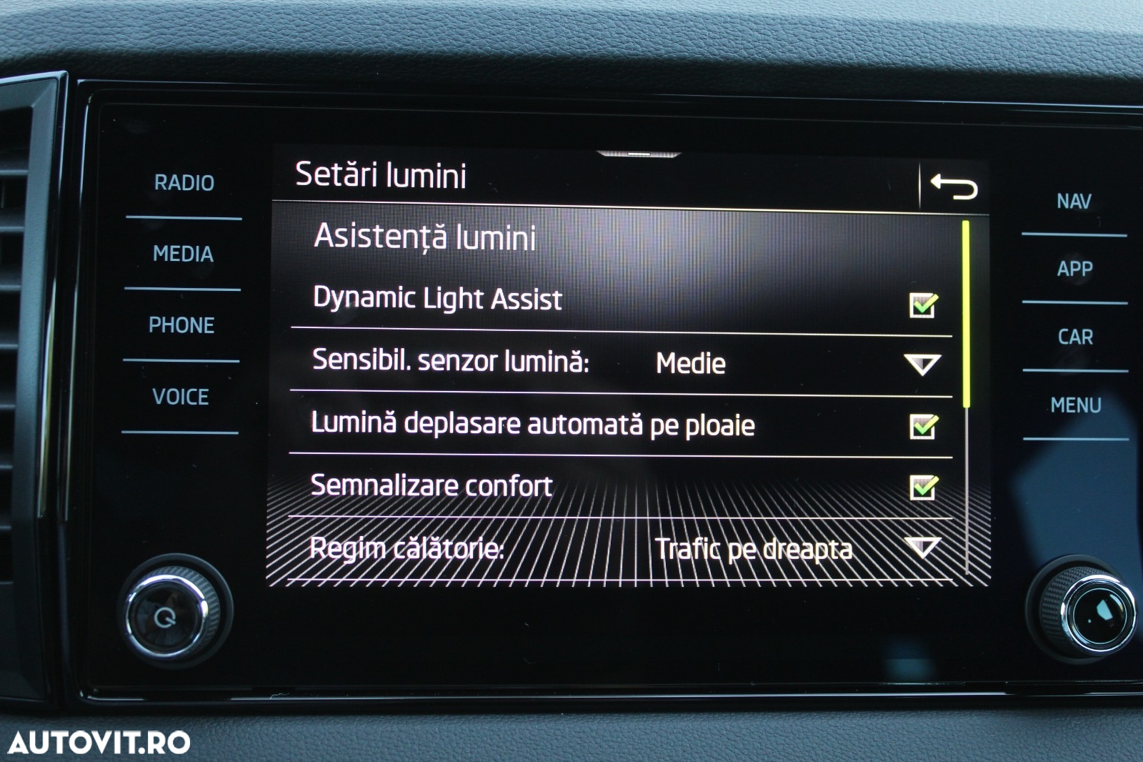 Skoda Karoq 2.0 TDI 4X4 DSG Sportline - 10
