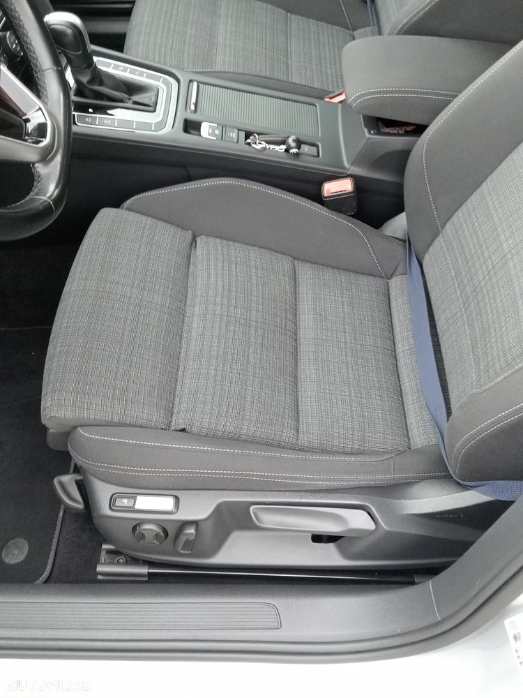 Volkswagen Passat Variant 2.0 TDI DSG Business - 13