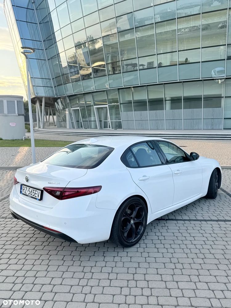 Alfa Romeo Giulia 2.0 Turbo Veloce - 15