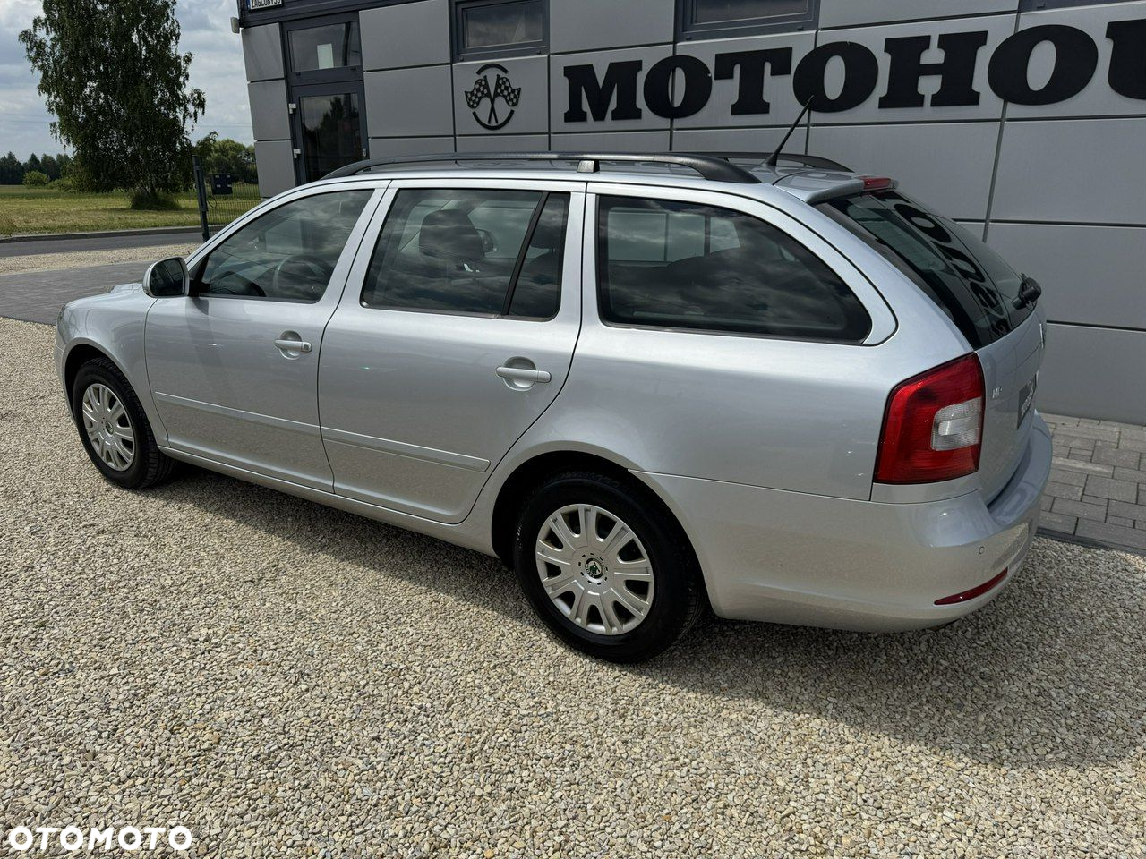 Skoda Octavia 1.6 Ambition - 8