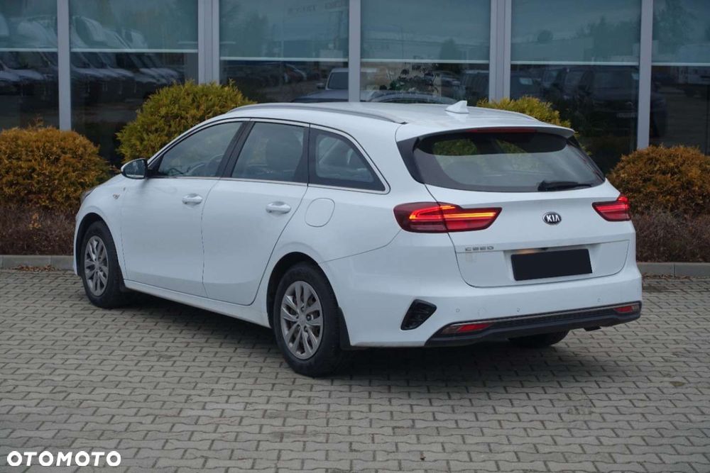 Kia Ceed - 4