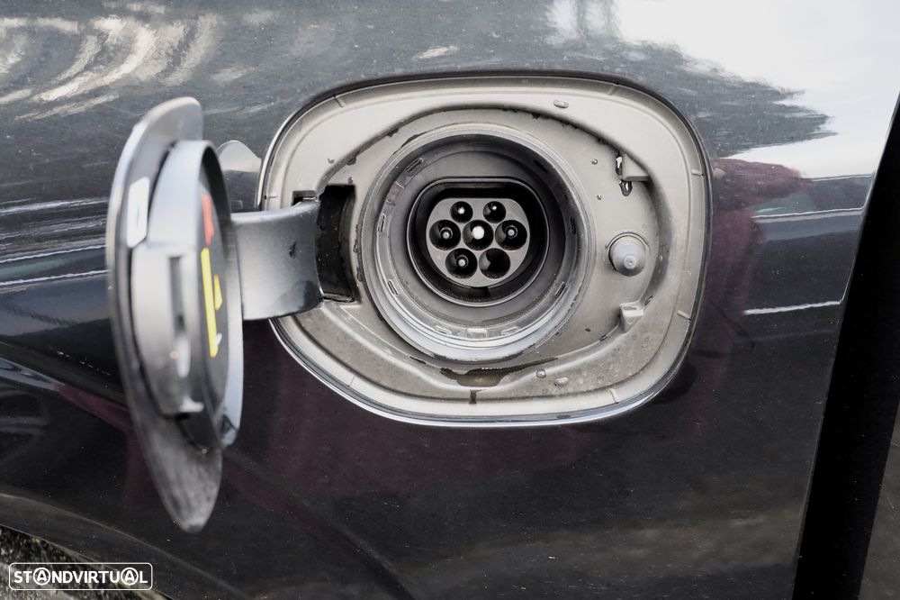 Volvo XC 60 2.0 T6 PHEV Plus Dark AWD - 3