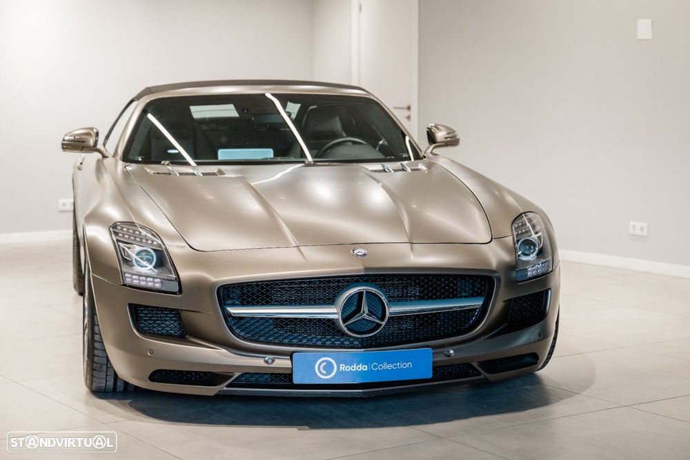 Mercedes-Benz SLS 63 AMG Roadster - 2