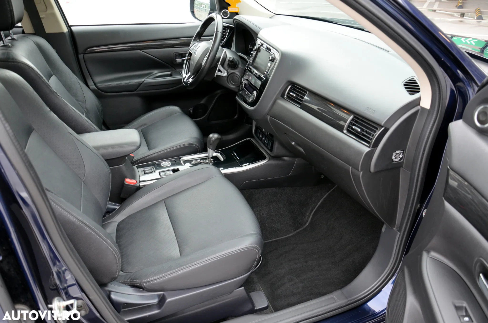 Mitsubishi Outlander 2.2 DI-D 4WD Automatik Diamant Edition+ - 12