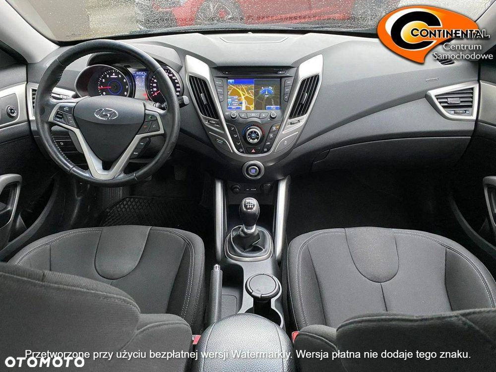 Hyundai Veloster - 5