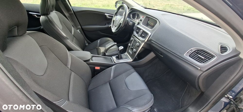 Volvo V40 D4 Momentum - 8