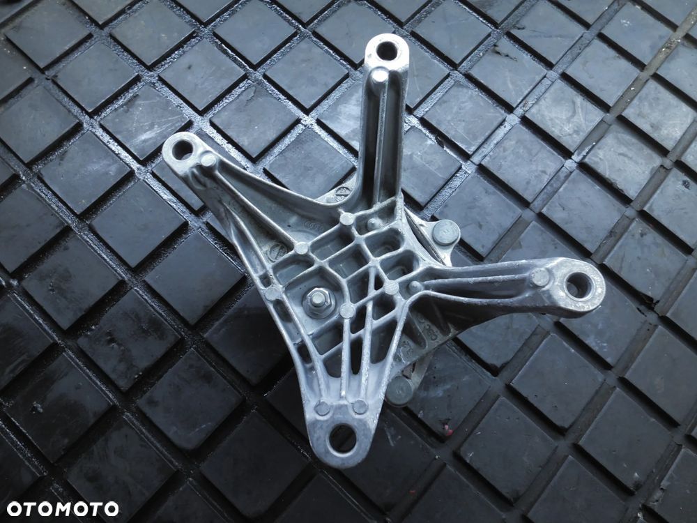Poduszka skrzyni 8W0399156 AUDI Q5 Q7 AUTOMAT SKRZYNIA UNE - 2