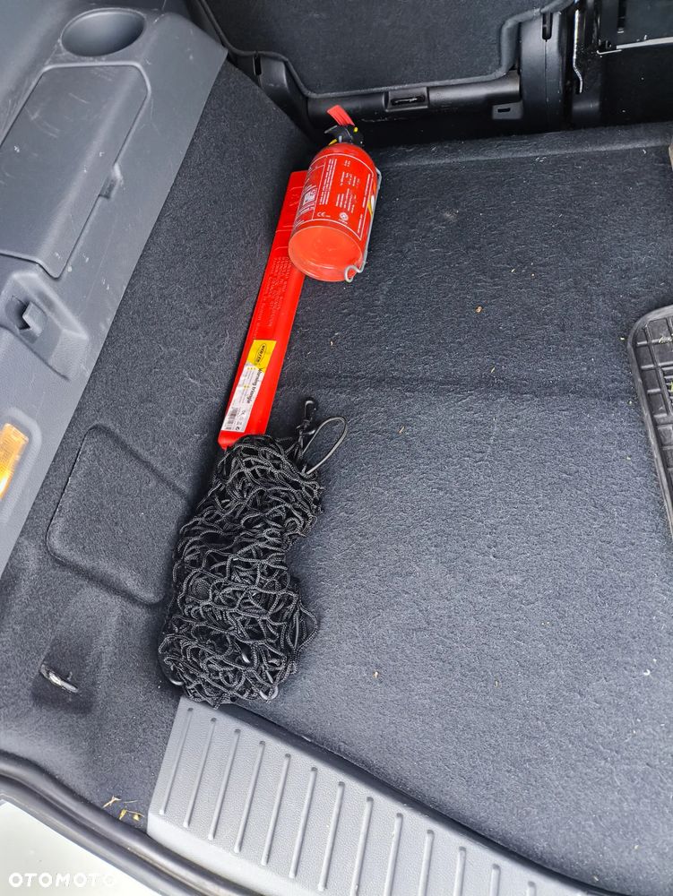 Ford Grand C-MAX - 17