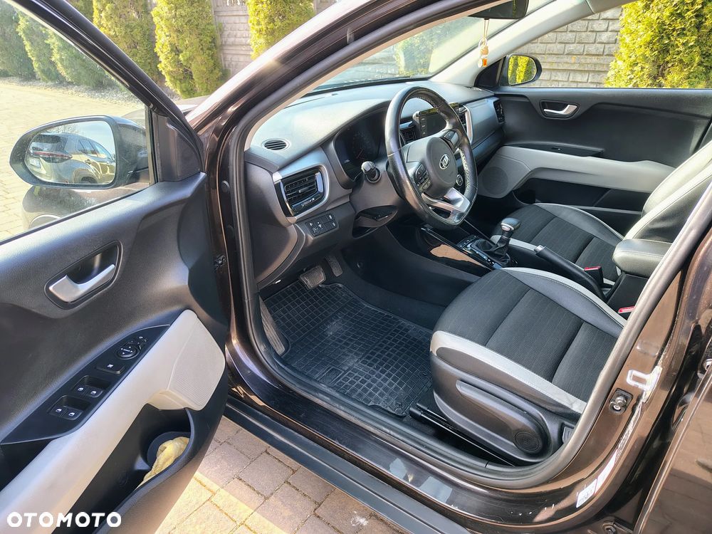 Kia Stonic 1.4 L - 14