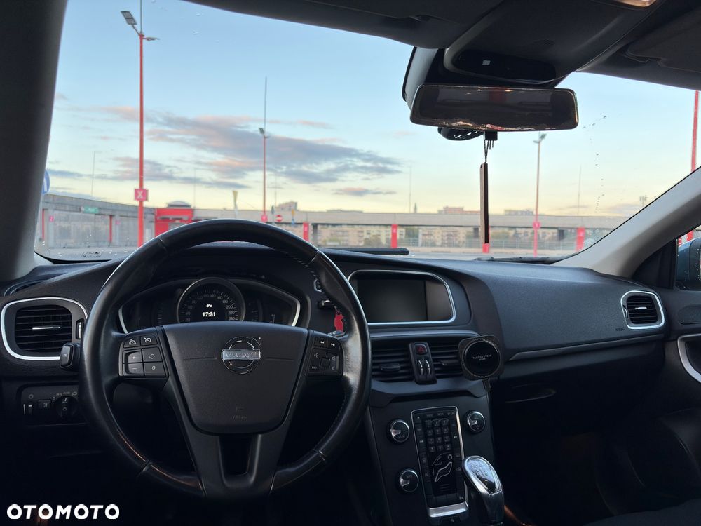 Volvo V40 - 9