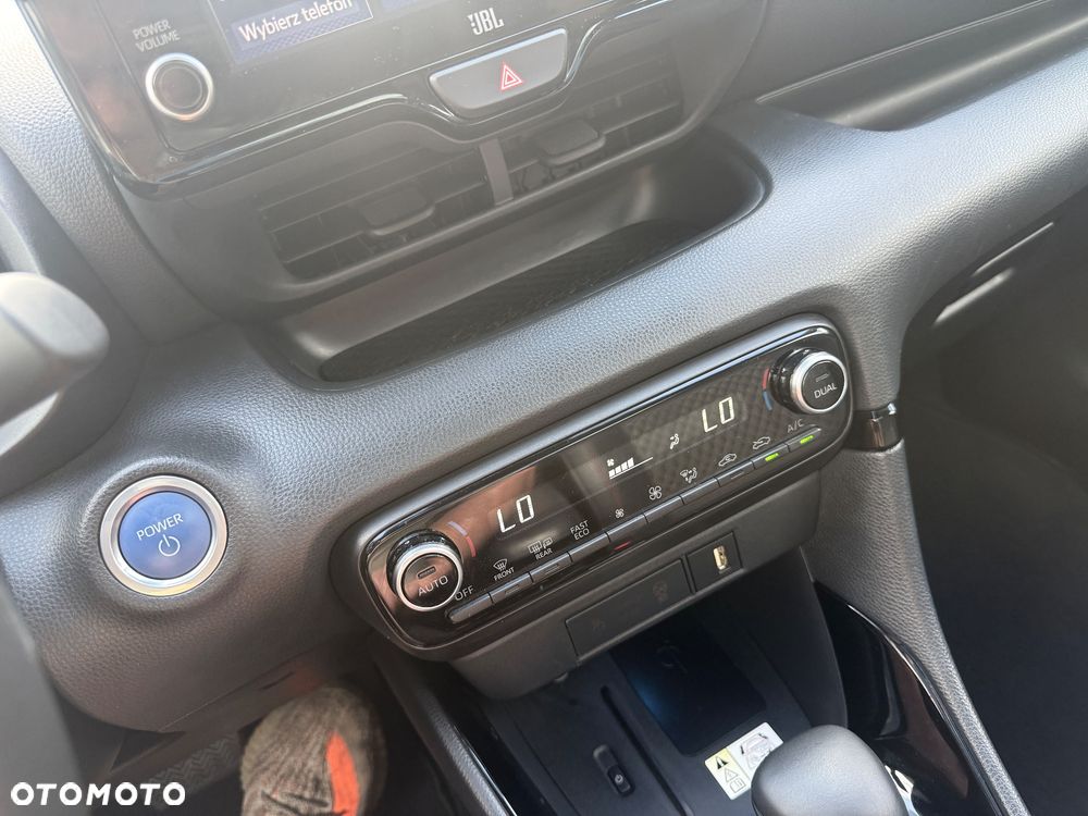 Toyota Yaris Hybrid 1.5 Premiere Edition - 34