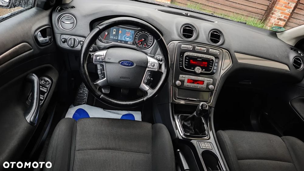 Ford Mondeo 2.0 FF Titanium - 24
