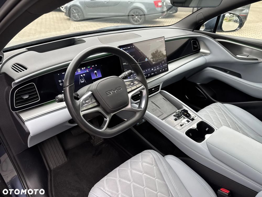 BYD Sealion 7 - 10