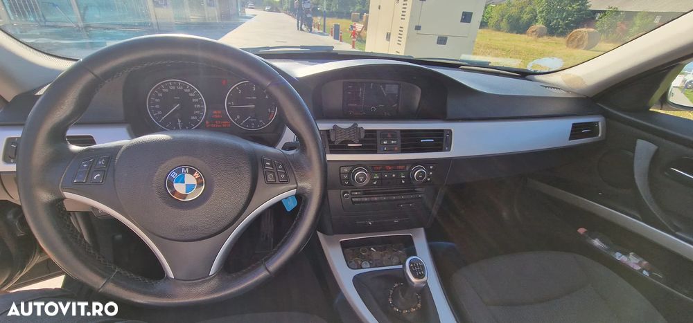 BMW Seria 3 318d - 8