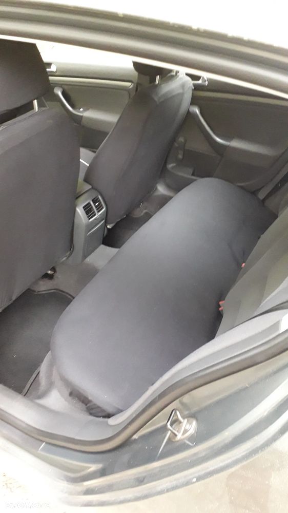 Volkswagen Golf - 6