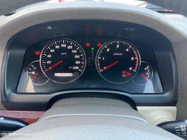 Toyota Land Cruiser - 13